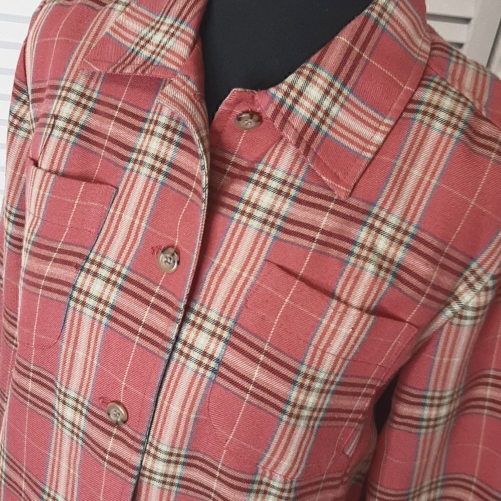 Evan Picone Ladies Pink Flannel Shirt - Picture 2 of 7
